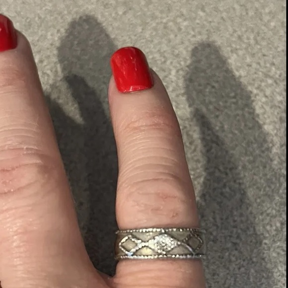 🔥Sterling Silver Vintage Women’s Band Ring w/triangular rare designs Stamped 925 - Picture 4 of 8